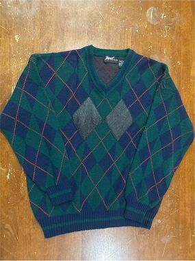 Impact Vintage Classic V-Neck Sweater with Leather Diamond Patches